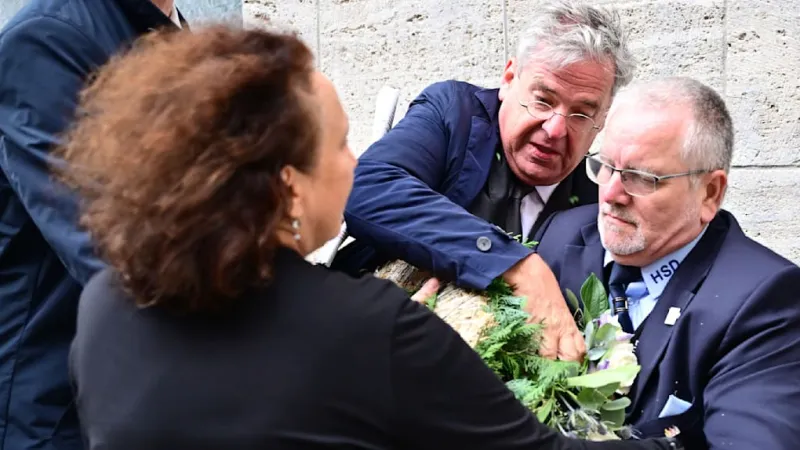 Bonhoeffer Kin Removes AfD Wreath at Stauffenberg Memorial, Brawl Ensues