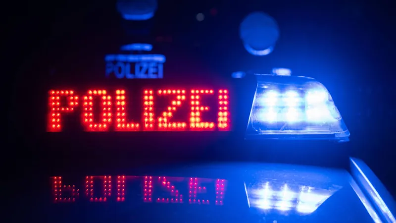 Mob of 150 Obstructs Emergency Crews at Domestic Assault Scene