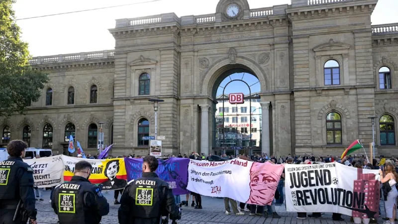 Magdeburg Election Demos Draw 15,000; Police Laud Peaceful Outcome