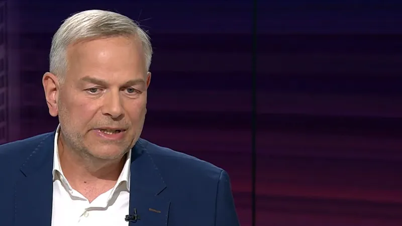 AfD Candidate Holm Urges Real-World Experience for Policymakers
