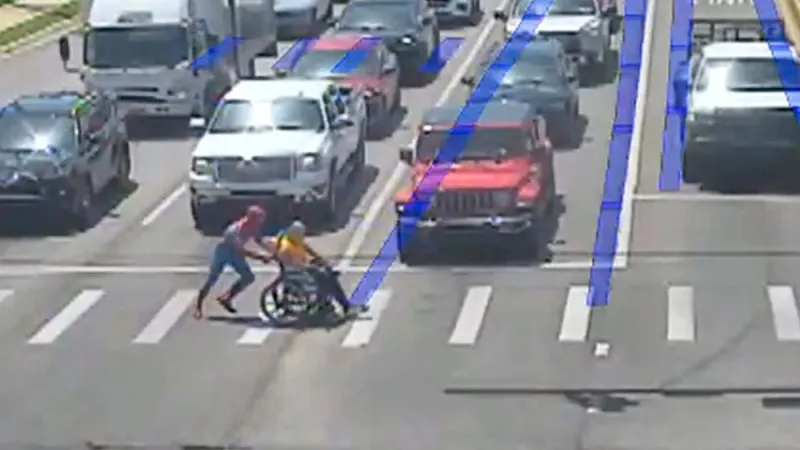 Arkansas Spider-Man Becomes Real-Life Hero, Aids Wheelchair User