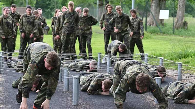 Historian: Russia at Oder River Years Away, Conscription Debate Ignites