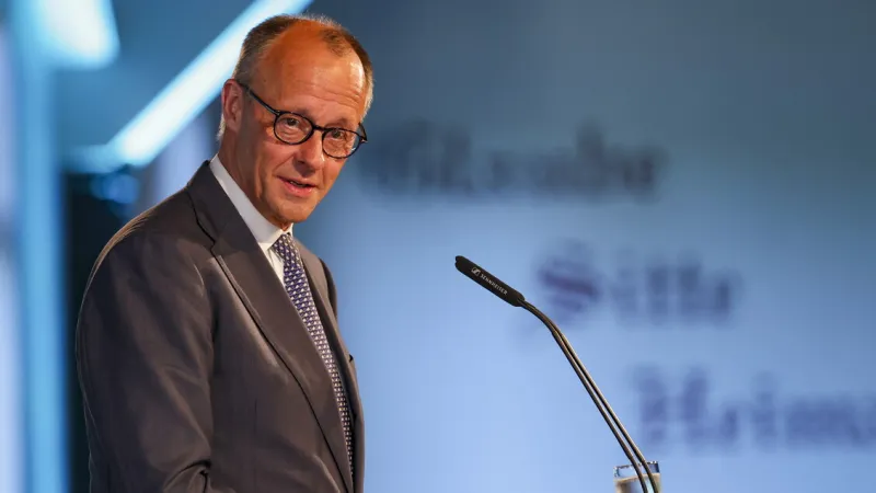 Germany, Netherlands Forge Joint NATO Command on Eastern Front