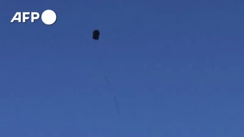 Palestinian Kites Deliver Symbolic Messages to Israeli Settlers