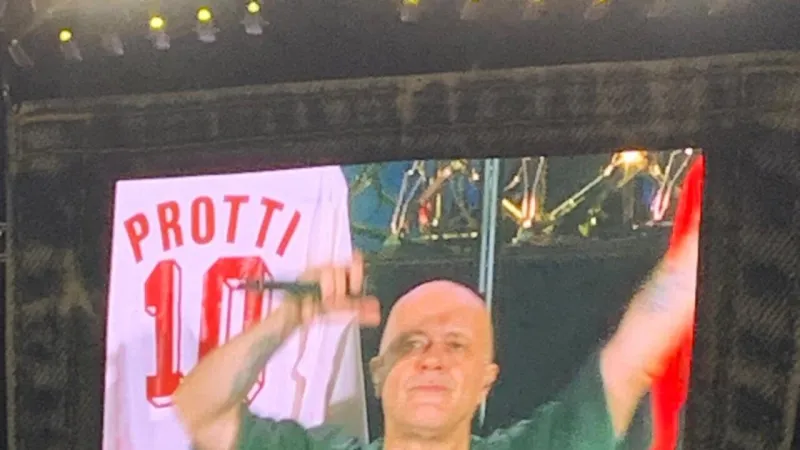 Max Pezzali Stadium Tribute Revives Igor Protti's Legacy in Bari