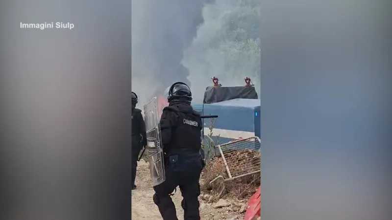 Violent Chiomonte Assault Ignites Carabinieri Vans Amid No Tav Tensions