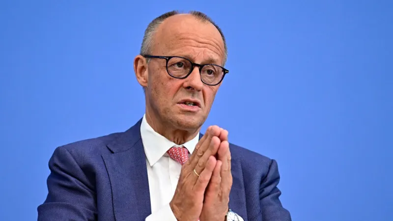 Merz Forces Spahn's Resignation Over US Surrogacy Paternity