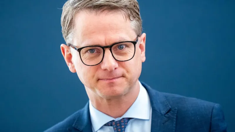 Linnemann Reinstates Health Insurer Information Obligation on Contributions