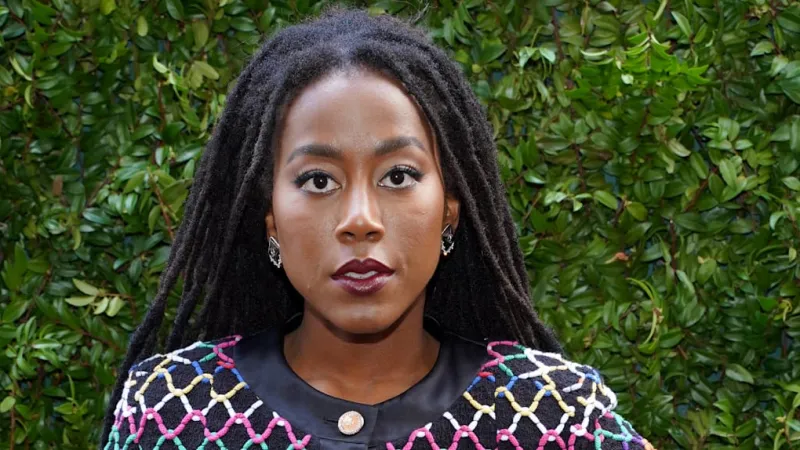 Author Reborn: Romantasy Era Reshapes Literary Creator's Role