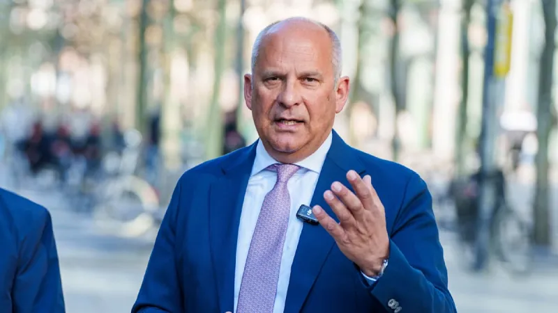 Hesse Minister Demands Faster Deportations, Harsher Penalties for Knife Crime
