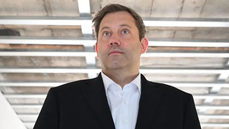 Klingbeil Urges Germany to Expand Statutory Pension Contributions