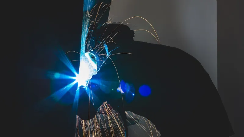 Italian Women Metalworkers Face Significant 13% Pay Gap