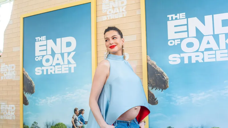 Anne Hathaway Dispels Red Carpet Pregnancy Speculation with Witty Response