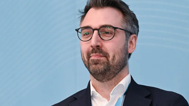 German Minister Pushes to Redefine Politician Protection Law