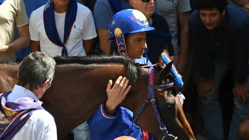 Contrada Nicchio Claims Palio Di Siena After 28-Year Drought