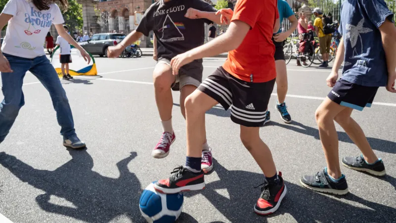 Friuli Mayor Bans Ball Games in Parks; Fines Up to 500 Euros