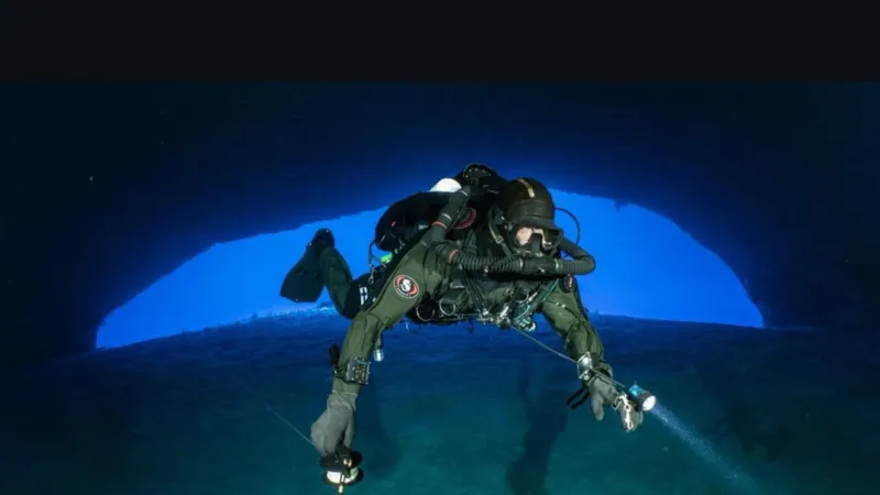 Italian President Honors Finnish Divers for Maldives Recovery