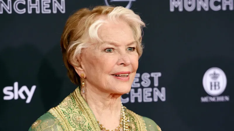 Ellen Burstyn Joins Clooney with Venice Film Festival Golden Lion Honor