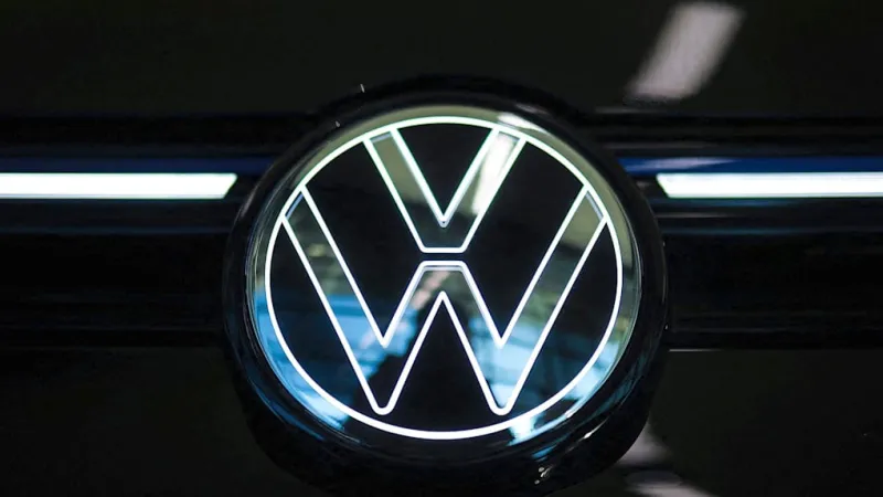VW Crisis Deepens: Expert Urges 40-Hour Week, No Wage Boost