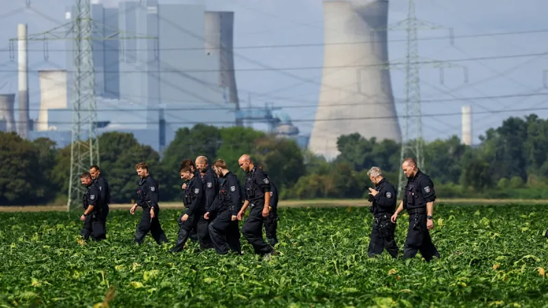 Sabotage Threat: Germany's Power Grid Vulnerable to Simple Attacks