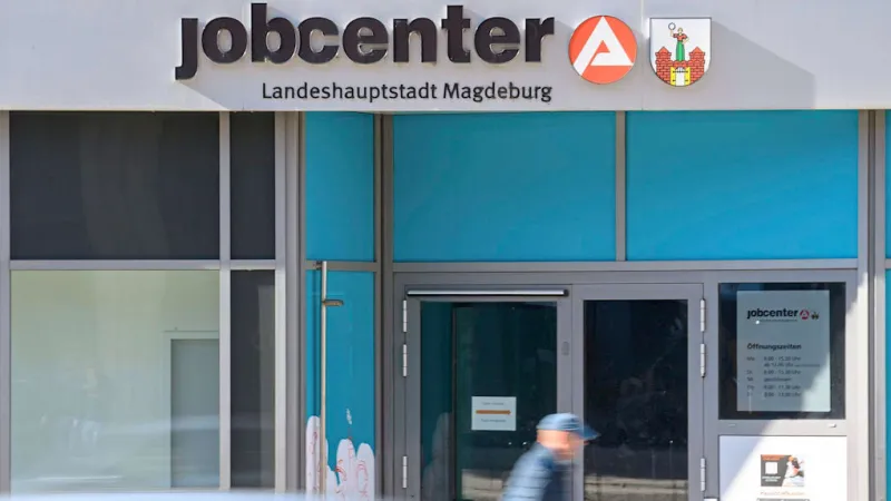 Auditors Pinpoint Massive €450 Million Waste in German Jobcenters