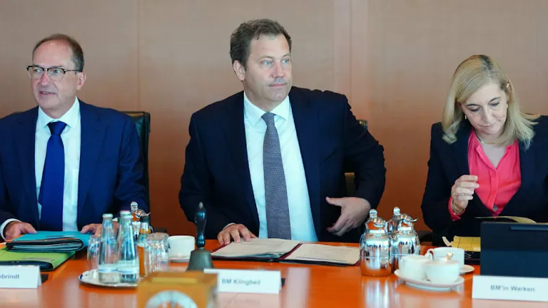 German Cabinet Unveils Sweeping Reforms: Student Aid, Pensions, CO₂ Price Capped