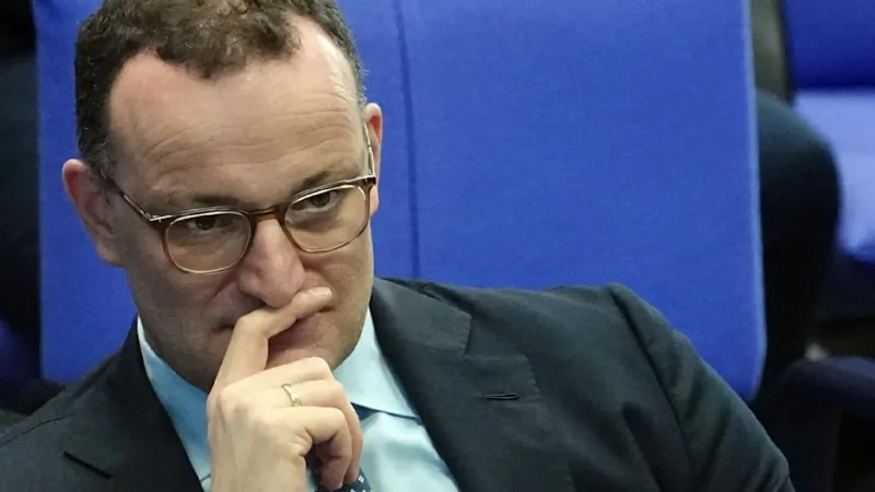 Jens Spahn Apologizes for "Cowardice" on Surrogacy Stance