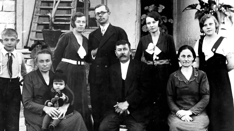Stalin's Shadow: Unearthing Lost Russian-German History in Eastern Europe