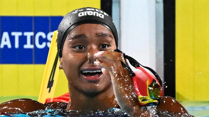 Italian Phenom Sara Curtis Shatters 50m Backstroke World Record in Paris