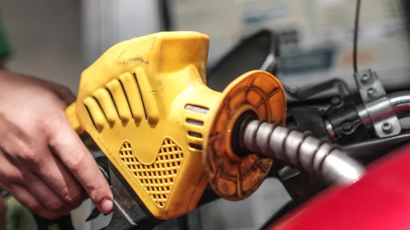 Italy Faces Fuel Shock: Gasoline Surpasses 2 Euros, Highest Since 2023