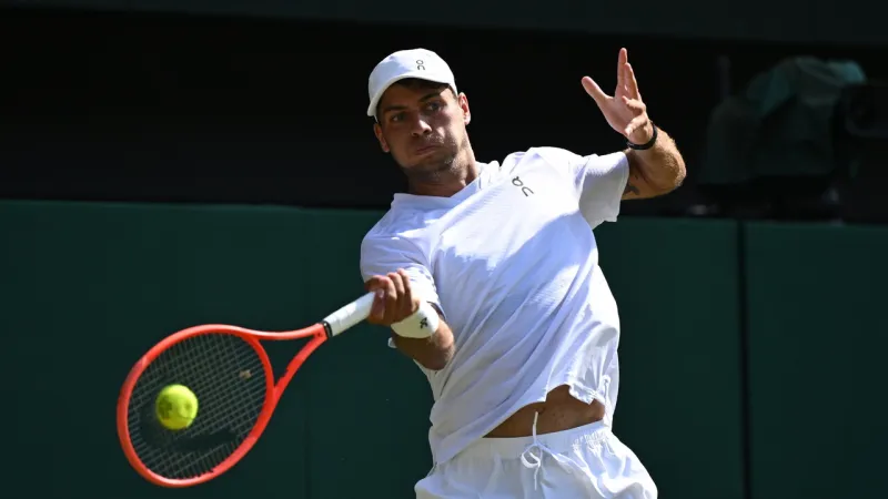 Cobolli Nears Quarterfinals Amidst Tense Cincinnati Masters 1000 Battle
