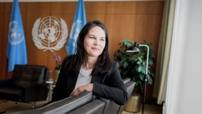 Baerbock Departs Stage, Citing UN "Hell" and Masculine Power Games
