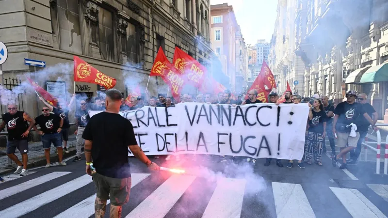 Vannacci Rally Ignites Antifascist Protests, High Tension in Genoa