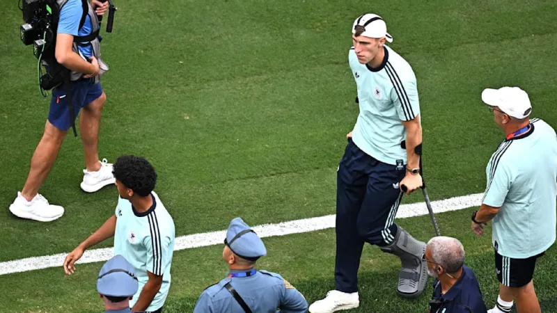 Injured Schlotterbeck Inspires DFB-Elf, Fans with World Cup Presence