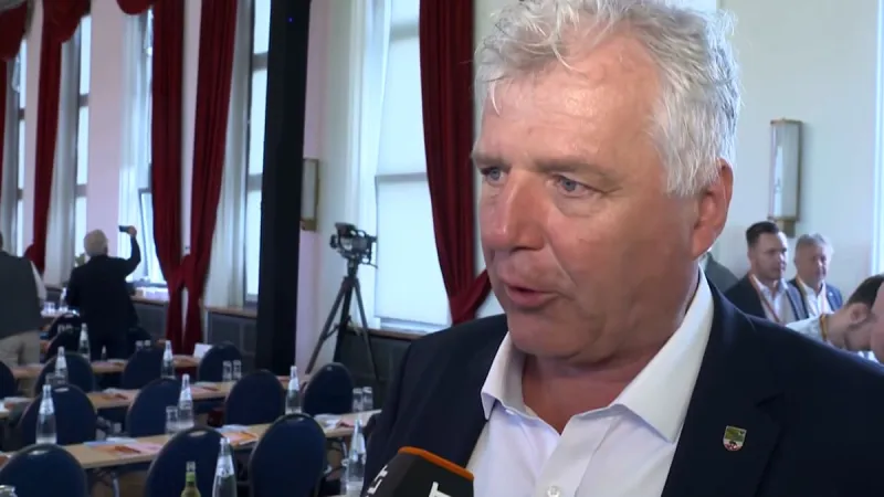 Saxony-Anhalt CDU Leader Defends AfD Photo Amid Firewall Debate