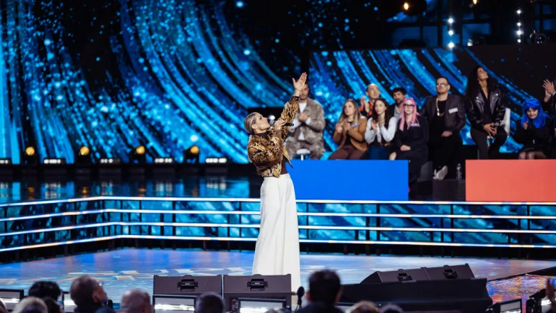 Michelle Hunziker Revives Karaoke: "Music Is Therapeutic" on Canale 5