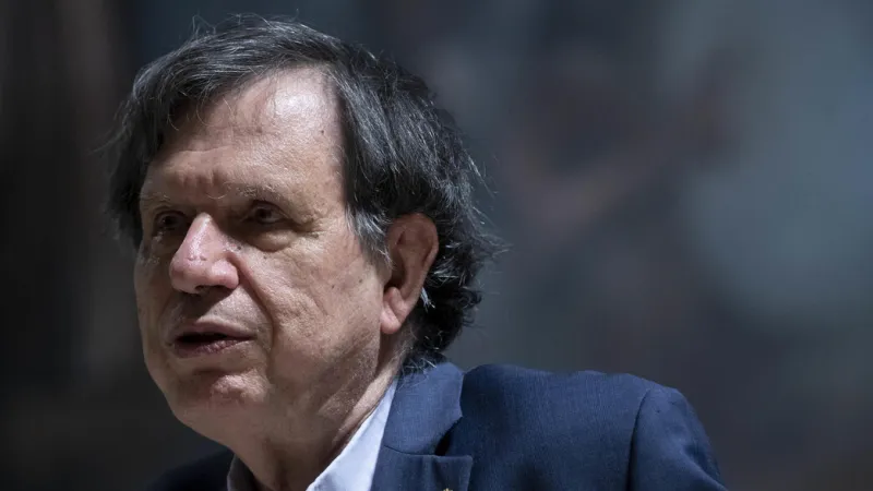 Nobel Laureate Warns on Military AI, Urges Treaties, Scientist Action
