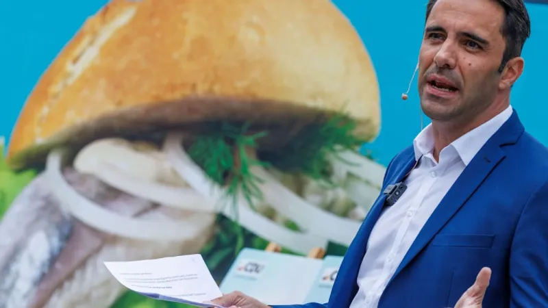CDU's Fish Sandwich Campaign Mocked As 'Empty Declaration of Bankruptcy'