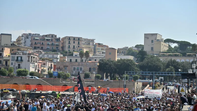 Water Crisis Grips Campi Flegrei, Sparks Port Blockade