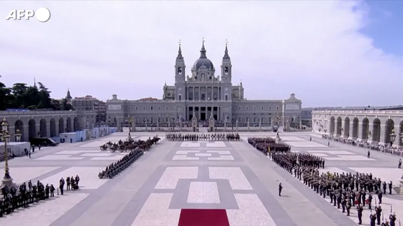Pope Leone XIV Receives Grand Royal Welcome at Madrid Palace