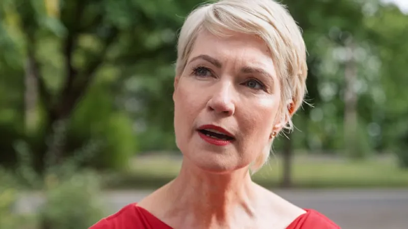 Schwesig Unleashes Scathing Critique of Chancellor's Inaction; Cites Health Battle