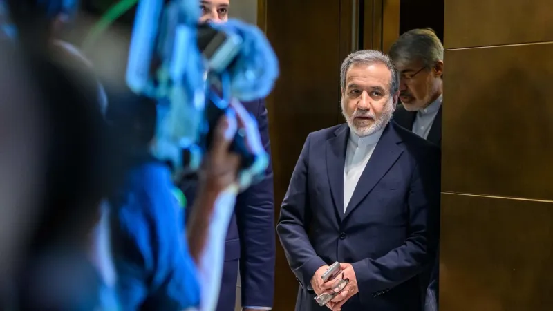 US and Iran Begin Crucial Talks Amid Hormuz Strait Standoff