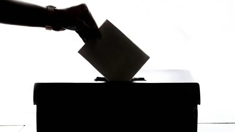 California Governor Race Intensifies: Key Challengers Lead Latest Poll