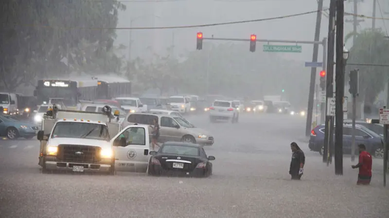 Hawaii Under Flood Watch As Deluge Threatens Islands