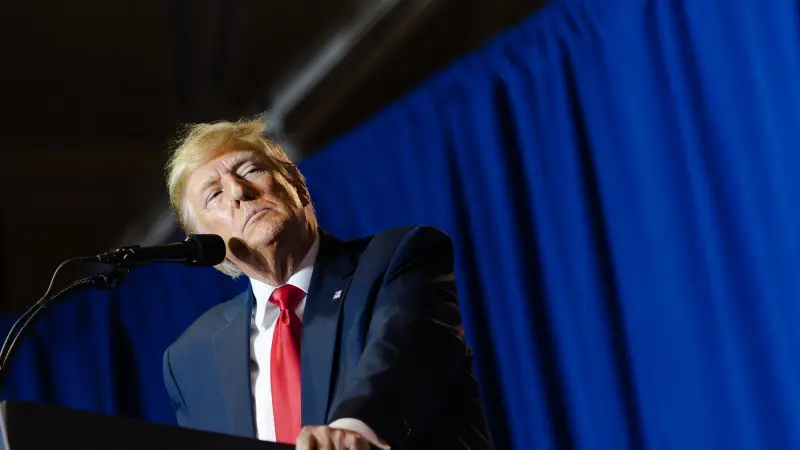 Press Critic Trump Breaks Boycott, Attends Journalists Annual Gala