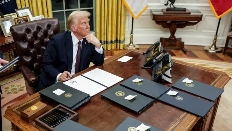 President Trump Attends Supreme Court Birthright Citizenship Hearing