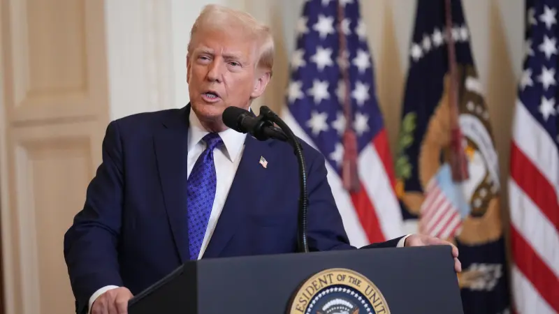 Trump Signals 25% Tariffs on EU Cars, Riling Global Trade